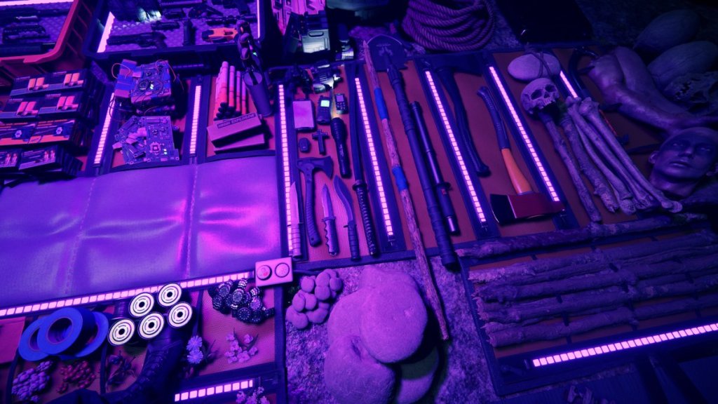 Weapons loadout in blacklight